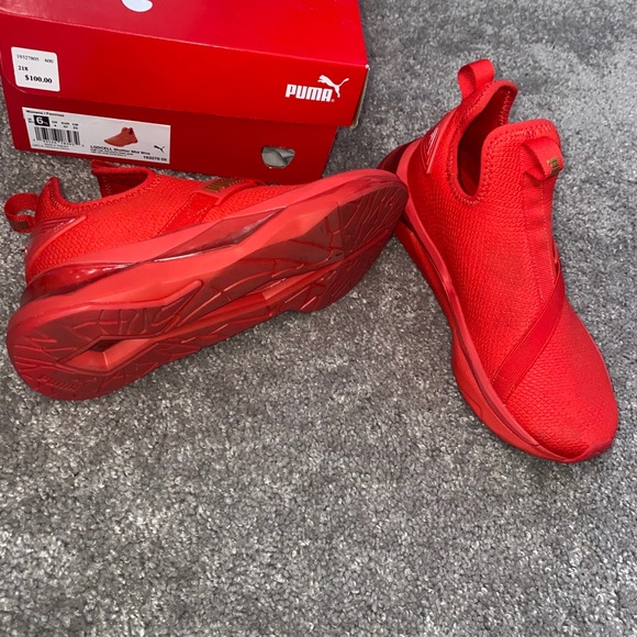 Red Pumas - Picture 2 of 5